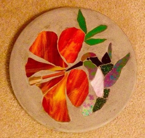 Hummingbird and the Hibiscus Glass Fusion, Glass Projects, Stepping Stone, Glass Ideas, Stain Glass, Mosaic Patterns, Mosaic Crafts, Fused Glass, Stepping Stones