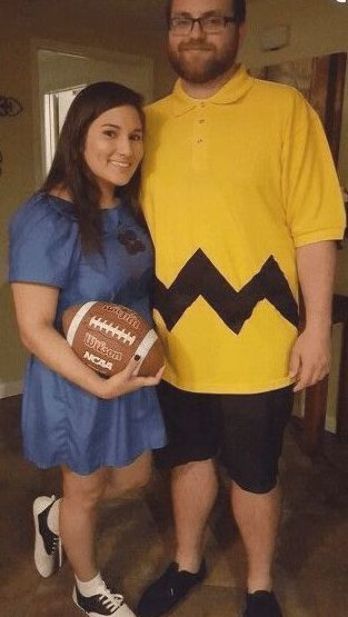 Charlie Brown And Lucy Costume, Last Minute Couples Halloween Costumes, Diy Couples Halloween Costumes, Charlie Brown And Lucy, Halloween Bricolage, Easy Couples Costumes, Halloween Costumes Diy Couples, Couples Halloween Costumes, Unique Couple Halloween Costumes