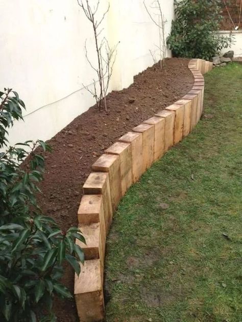 realizzare aiuole nel giardino ecco 6 Border Garden Ideas, Paver Walkway Diy, Plastic Lawn Edging, Landscaping Edging, Privacy Landscaping Backyard, Border Garden, Gravel Landscaping, Yard Landscaping Simple, Oak Wall