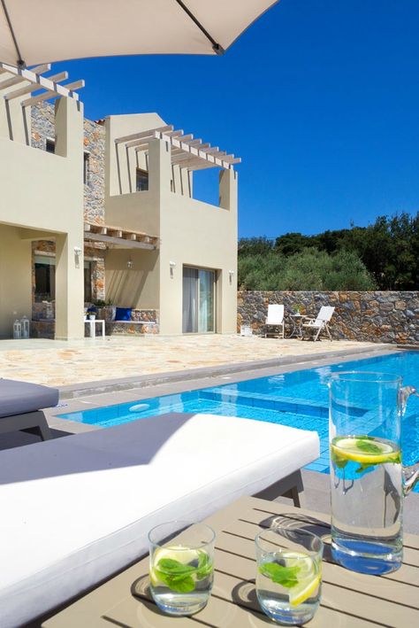 Stay in the brand new 2-bedroom Villa Ariti and enjoy the sunny weather of Crete! Greece Chania, Landscape Island, Crete Chania, Crete Holiday, Limo Bus, Family Villa, Shotting Photo, Summer Vacations, Crete Greece