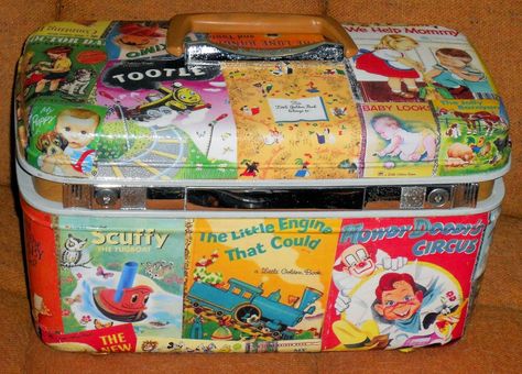 Decoupage Suitcase, Suitcase Ideas, Painted Suitcase, Suitcase Decor, Diy Suitcase, Vintage Train Case, Old Suitcases, Decoupage Diy, Golden Books