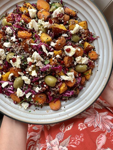 Roasted Veg Salad, Melissa Hemsley, Warm Salad, Hearty Salads, Red Cabbage, Summer Dinner, Quinoa Salad, Food Guide, Quick Recipes