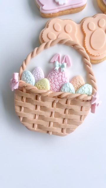 Zoe - The Sugar Co. on Instagram: "This cute little basket is available to purchase from my Easter range 🙈 link in my bio 🙌 @sweetlyimpressed Mini bunny ears 🙈 @prettypleasesiliconemoulds Happy Easter box Easter mould Bow mould Rope mould @cakersparadise Wicker basket mould Use ZOE10 for a discount ✨ . . . #easterbasket #easterbasketcookie #cookies #fondantcookie #eastercookies #eastereggcookies #eastereggs" Mini Bunny, Easter Egg Cookies, Fondant Cookies, March 2023, Easter Cookies, Cookie Art, Wicker Basket, Bunny Ears, Bunny Ear