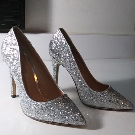 High Heel Glitter Shoes 4 1/2 Inch Heels Closed Toe Shoescode6 Silver Heels Closed Toe, Sparky Shoes, High Heels Sparkle, Hoco Shoes, Heels Fancy, Prom Shoes Silver, Heels Closed Toe, Homecoming Shoes, Silver Sparkly Heels