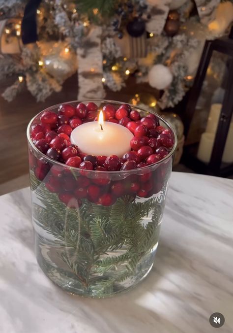 Macy Blackwell Christmas, Simple Candle Centerpieces, Cranberry Centerpiece, Macy Blackwell, Diy Floating Candles, Snow Love, Christmas Dining Table Decor, Ikea Christmas, Eco Friendly Holiday