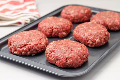 Baked Hamburger Patties, Burgers In Oven, Oven Baked Burgers, Oven Burgers, Baked Hamburgers, Burger Patty Recipe, Baked Burgers, Hamburger Patties, Hamburger Recipes