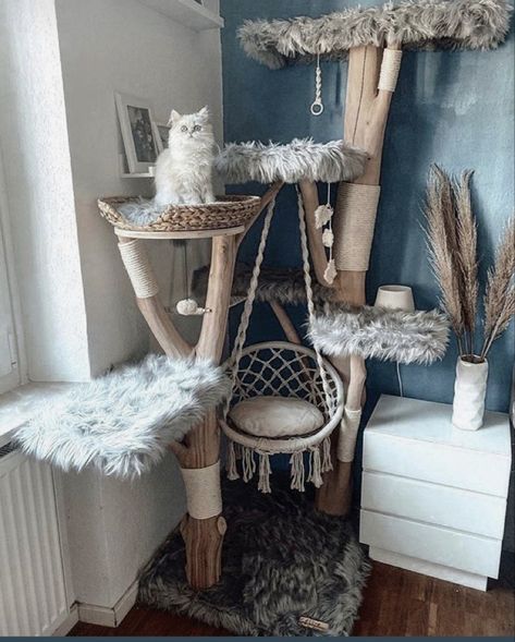 Boho Cat Tree, Diy Cat Tree Real Branches, Cat Trees Homemade, Rattus Rattus, Unique Cat Trees, Cat Room Decor, Cat Tree Designs, Katt Grejer, Cat Bedroom