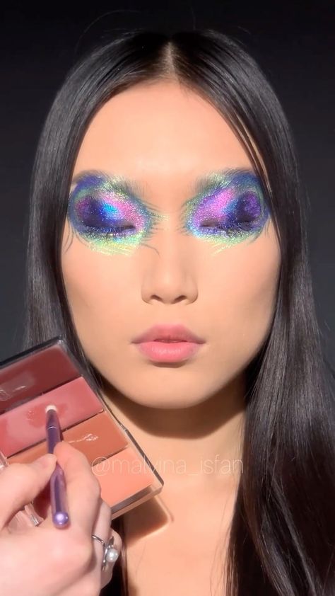 Malvina Isfan on Instagram: “I’ll not lie, this was challenging🥵 I feel like the Lightwork IV Transcendence Palette from @danessa_myricks begged me to do this…” Danessa Myricks Makeup, Colorful Eye Looks, Malvina Isfan, Danessa Myricks, Disco Glam, Brand Mood Board, Branding Mood Board, Eye Looks, Makeup Brands