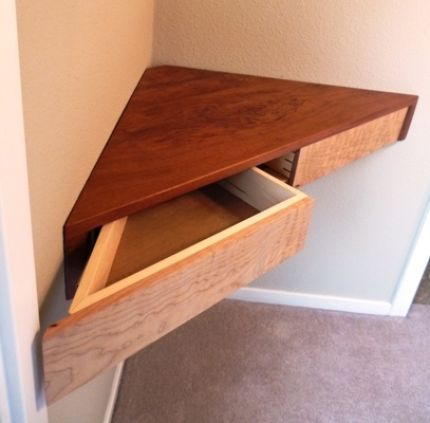 Floating Corner Shelf With Drawers - Reader's Gallery - Fine Woodworking  *** The beginnings of a built-in corner desk.... Pallet Bedroom, Floating Corner Shelf, Floating Corner Shelves, Diy Holz, Drawer Shelves, Estantes Flotantes, Corner Shelf, Cabin Ideas, Into The Woods