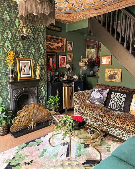 Maximalist Living Room, Maximalist Interior, Maximalist Home, Deco Studio, Maximalist Decor, Eclectic Home, Dream House Decor, Interior Inspo, My New Room