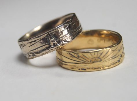 Lighthouse band / Ocean Waves Seascape / Beach Band / Sunset Band / Sunrise Band / Wedding Band designed by me with landscape that includes a lighthouse, sunrise, ocean waves with sunset or sunrise. Photos show all sides of the ring in White, Rose and Yellow Gold and sterling silver. This listing price is for a single band.  Waves on smaller sizes are slightly different since hand done (shown in the photo with the ring on the shell.  Width-7mm wide and 2mm thick  Material-14K gold in white, yellow or red (pink). This ring, like many of my designs, is carved in wax with all the detail and then cast in 14K solid gold.  Weight on size 10 is approximately 8.2 grams I do a narrower ring 4.5mm, with this type of design, find that and other landscape designs here-   https://www.etsy.com/shop/LSte Ocean Wedding Ring, Man Rings, Sunrise Ocean, Ocean Ring, Sea Wedding, Lighthouse Photos, Ocean Wedding, Sea Landscape, Sunrise Photos