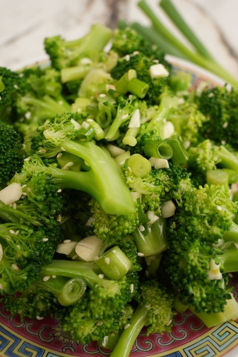 Korean Broccoli, Authentic Asian Dishes, Korean Salad, Cj Eats, Broccoli Side Dish, Korean Side Dishes, Broccoli Salad Recipe, Broccoli Salad, Broccoli Recipes