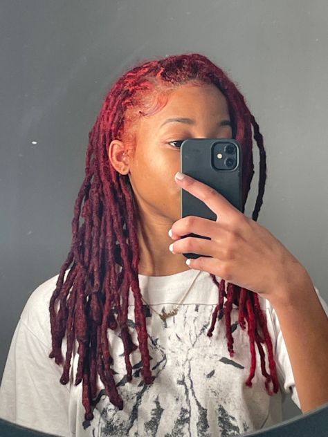 Dreadlocks Dye Ideas, Maroon Dreadlocks Black Women, Dark Red Dreadlocks, Burgandy Locs On Black Women, Dark Red Locs Black Women, Cherry Red Locs, Maroon Locs, Highlights Locs, Burgundy Locs Black Women