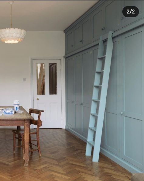 Wardrobe With Ladder, Pantry With Ladder, Fitted Wardrobes Bedroom, Swedish Houses, Vintage Interior Decor, Room Bookshelf, Bookshelves In Living Room, Fitted Wardrobes, Hallway Storage