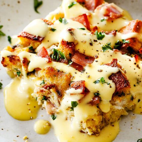 Eggs Benedict Casserole with easy BLENDER Hollandaise Sauce (+Video!) Eggs Casserole, Benedict Casserole, Eggs Benedict Casserole, Blender Hollandaise, Keto Egg Recipe, Best Egg Recipes, Sauce Video, Egg Benedict, Casserole Easy