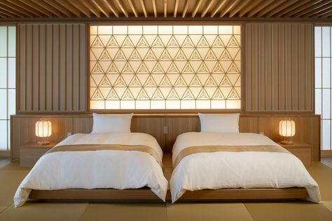 Luxury Bedroom Lighting, Hotel Style Bedding, Aesthetic Hotel, Hotel Style Bedroom, Shoji Screens, Hakone Japan, Bedroom Ideas Aesthetic, Cypress Wood, Outdoor Bath