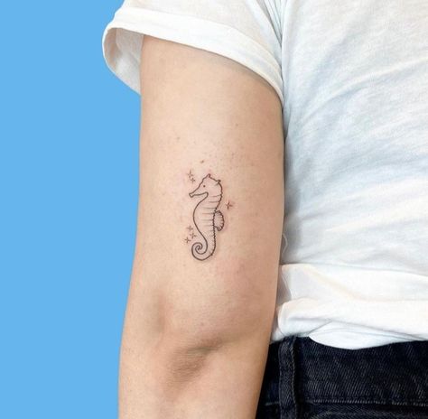 Fine Line Seahorse Tattoo, Seahorse Tattoo Tiny, Small Seahorse Tattoo, Tattoo Seahorse, Seahorse Tattoos, Holiday Tattoos, Set Tattoo, Seahorse Tattoo, Ankle Tattoo Designs