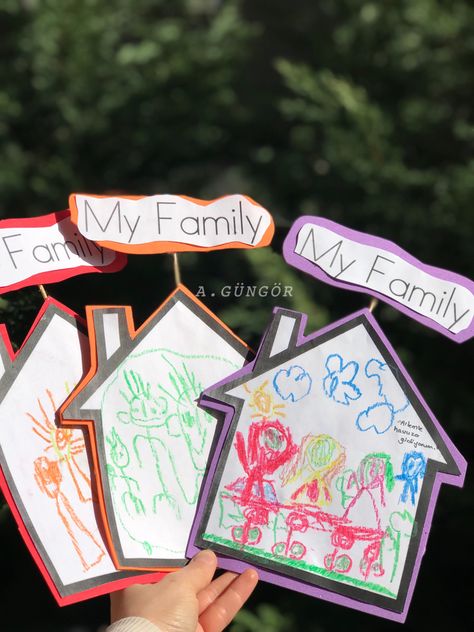 Family Activities Kindergarten Classroom, Toddler Family Art, Preschool My Family Theme, Family Craft Preschool, My Home And Family Preschool Crafts, My Family Crafts For Kids, Crafts About Family, My Family Activities Preschool, My Family Craft