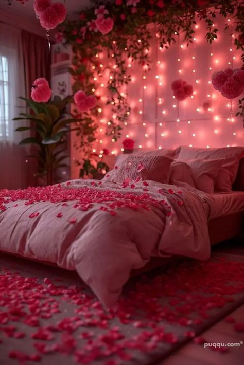 Romantic Valentine's Day Bedroom Decor Ideas - Puqqu Romantic Bedroom Decor, Romantic Table, Romantic Room, Elegant Curtains, Romantic Bedroom, Create Decor, Decoration Inspiration, Small Room Bedroom, Romantic Valentine