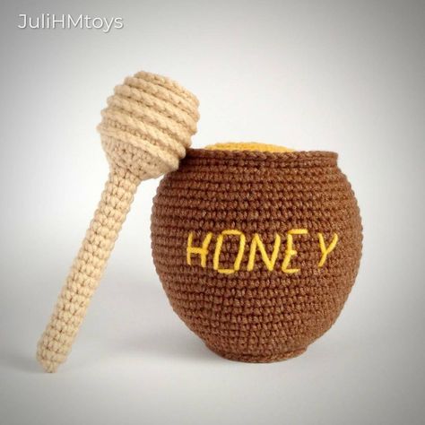 "Honey pot 🍯 easy to follow step-by-step crochet pattern" Honey Pot Crochet, Pot Crochet, Crochet Stuffies, Honey Dipper, Step By Step Crochet, Food Patterns, Crochet Food, Honey Pot, Crochet Toys Patterns