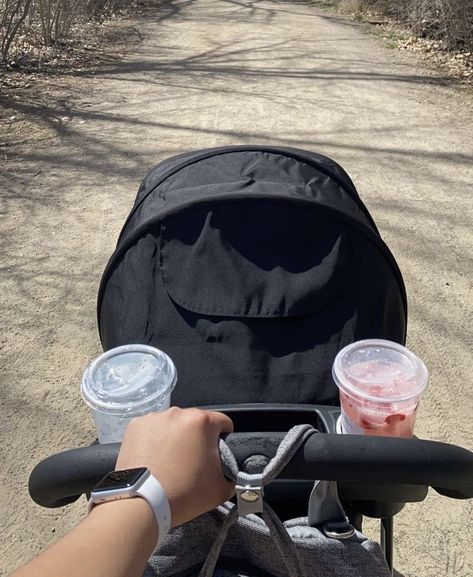 Mom pushing a stroller with Starbucks drinks at the park Baby Vision, Vision Board Photos, Vision Board Goals, Baby Walking, Children Park, Toddler Mom, Spring Aesthetic, Soccer Mom, Mommy Life