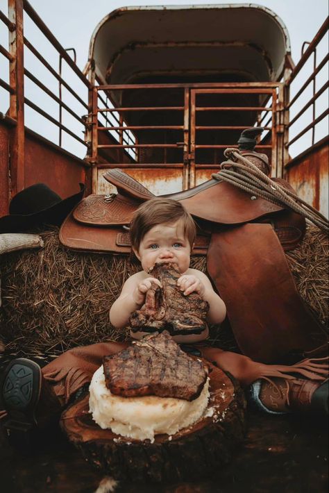 Steak Smash, Cake Smash Ideas, Cowboy First Birthday, Rodeo Birthday Parties, 1st Birthday Pictures, Cowboy Birthday Party, Baby Birthday Themes, 1st Birthday Photoshoot, Western Birthday