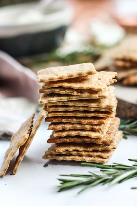 How to make homemade crackers from sourdough discard or starter.  These crackers are crisp, tangy and incredibly addicting! Quick and Easy! Add seeds or herbs! Discard Crackers, Sourdough Crackers, Sourdough Biscuits, Feasting At Home, Crackers Recipe, Flour Alternatives, Homemade Crackers, Sourdough Discard, Cracker Recipes