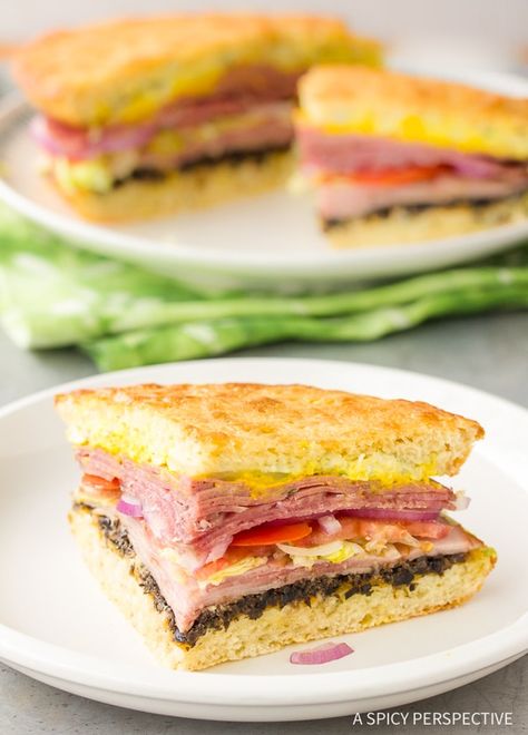 Schlotzsky's Original Sandwich Recipe, Schlotzkys Bread Recipe, Copycat Schlotzkys Bread, Schlotzsky's Original Sandwich, Schlotzsky's Bread Recipe, Yeast Sandwich Bread, Garbage Bread, Meal List, Baking Basket