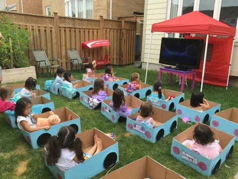 Outdoor Movie Night Drive In Style Summer Backyard Parties, Outdoor Movie Party, Backyard Movie Party, Sprinkles Birthday Party, Outdoor Movie Night, Movie Night Birthday Party, Movie Birthday Party, Babyshower Party