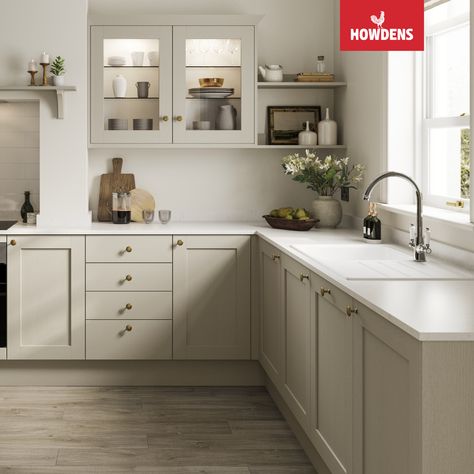 Ikea Worktop Kitchen, Halesworth Kitchen, Pebble Grey Kitchen Cabinets, White Marble Worktop Kitchen, Howdens Pebble Kitchen, Howdens Halesworth, Marble Worktop Kitchen, Grey Shaker Kitchen Ideas, Oak Flooring Kitchen