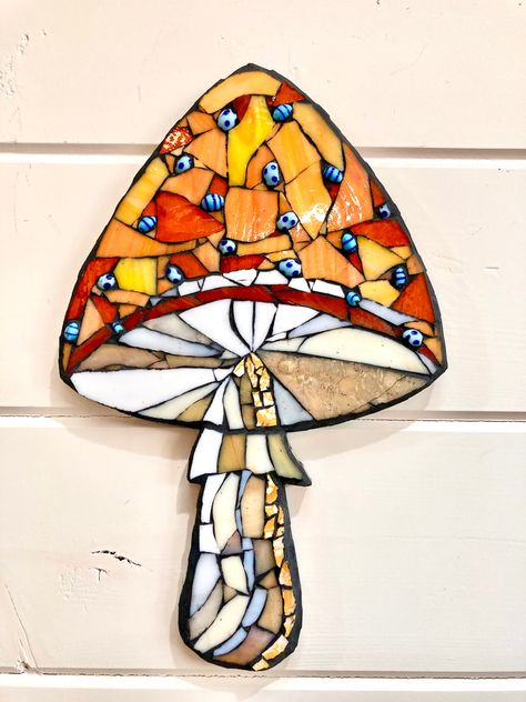 Mosaic Mushrooms Art, Mosaic Mushrooms, House Art Studio, Mosaic Ornaments, Cactus House, Life In Pieces, Sculpture Diy, Magical Mystery Tour, Art Mushroom