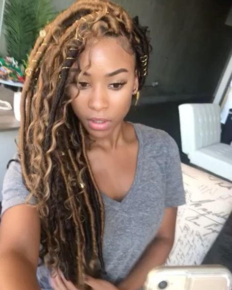 72 Likes, 2 Comments - Khourtnei (@hair_designsbykoko) on Instagram: “Good Morning loves!! Have a great Wednesday! Currently booking for October #healthyhair…” Brown Distressed Locs, Trendy Hairstyles For Short Hair, Distressed Locs, Have A Great Wednesday, Growing Out Bangs, Colored Box Braids, Bangs Hairstyle, Faux Locs Hairstyles, Goddess Locs