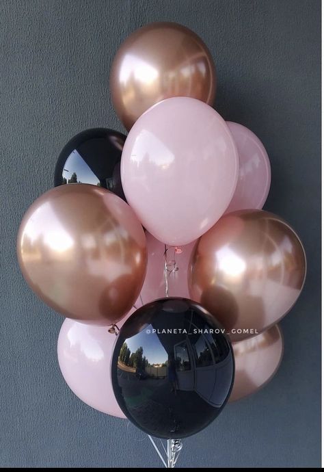 Rose Gold Party Theme, Balloon Table Decorations, 17th Birthday Party Ideas, Pink Birthday Decorations, 40th Bday Ideas, Black And White Balloons, Black Party Decorations, Black And Gold Theme, 50th Birthday Decorations