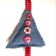 30 Days Of Christmas, Eco Friendly Christmas Decorations, Fabric Trees, Christmas Decor Wall, Denim Christmas, Sustainable Christmas, Fabric Tree, Fabric Christmas Trees, Christmas Tree Hanging