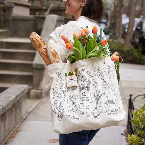 Cotton Canvas Tote Bag - Farmer's Market Print What To Sell At Farmers Market, Basket Strawberries, Farmers Market Design, Blueberry Basket, Garlic Corn, Farmers Market Shopping, Tote Bag Illustration, Tote Bags Aesthetic, Farmers Market Tote Bag