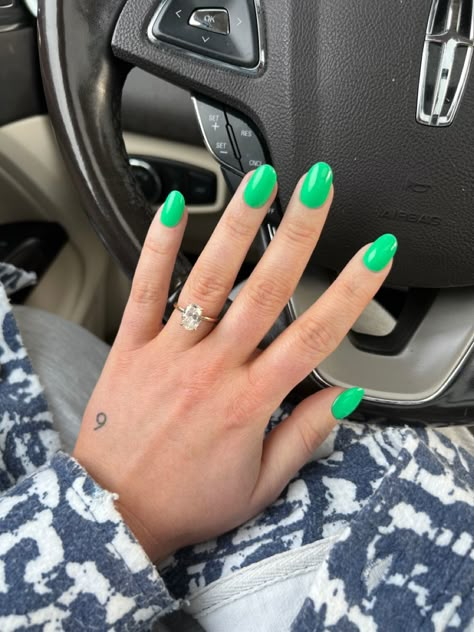 Nails With Some Glitter, Simple Color Nails, Crystal Clear Nails, Green Nails Square, Kelly Green Nails, Summer Nails 23, Alaska Nails, Tik Tok Nails, Aesthetic Nail Colors