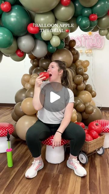 Dallas Event Planner on Instagram: "How to make a balloon apple! This tutorial can also be used to make balloon cherries 🍒🍎💗 #betterwithbashify #balloonart #balloontutorial #balloonapple #balloonappletutorial" Party Balloons Diy, Balloon Tree, How To Make Balloon, Birthday Party Balloon, Balloon Diy, Balloon Art, Party Balloons, Balloon Decorations, 1st Birthday Parties