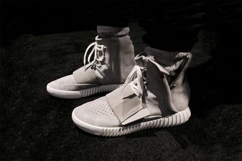 Kanye West Gives Friends and Family Yeezy 750 Boosts Adidas Yeezy 750 Boost, Kanye Yeezy, Yeezy 750, Nike Outlet, Yeezy Shoes, Grey Shoes, Custom Sneakers, Clothes Horse, On The Ground