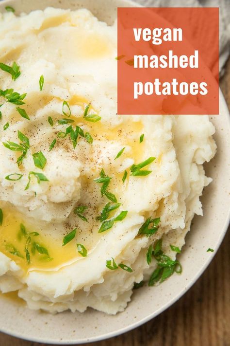 These easy vegan mashed potatoes are super creamy, perfectly fluffy, and absolutely delicious! Just like mom used to make...but they're totally dairy-free! A delicious side dish that's perfect for everything from special holidays to weeknight dinners! Dairy Free Mashed Potatoes, Vegan Mashed Potatoes, Vegan Gravy, With Mashed Potatoes, Vegan Side Dishes, Garlic Mashed Potatoes, Mashed Potato Recipes, Vegan Sides, Garlic Mashed