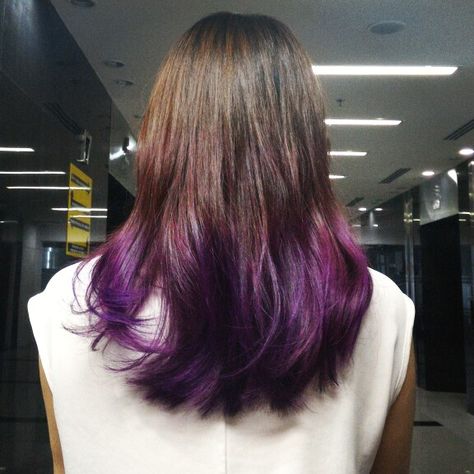 Purple ombre hair style with the base of light brown Brown To Purple Ombre Hair Straight, Brown Hair Ombre Purple, Brown Hair With Purple Tips, Brown To Purple Ombre Hair, Ombre Hair Style, Hairdye Ideas, Hair Dye For Kids, Brown Shoulder Length Hair, Purple Brown Hair