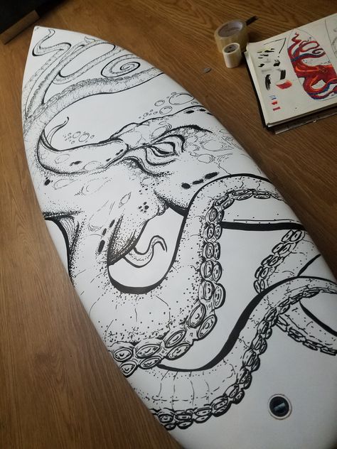 Surf Board Designs Surfboard Art Paint, Octopus Surfboard Art, Custom Surfboard Art, Painting A Surfboard, Surfboard Art Drawing, Drawing On Surfboard, Surf Board Ideas, Cool Surfboards, Surfboard Design Art