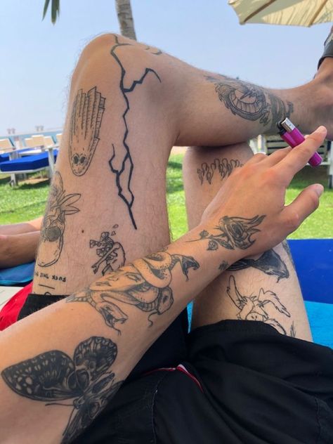 Leg Tattoos For Guys Ideas, Tattooing Myself, Me Myself And I Tattoo, Dubai Tattoo, Mens Face Tattoos, Tatoo Dog, Thigh Tattoo Men, Hunter Tattoo, Octopus Tattoo Design