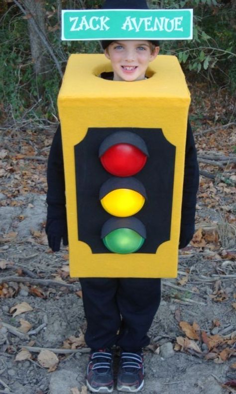 street light halloween costume costumes idea                                                                                                                                                                                 More Grinch Baby, Mario Und Luigi, Light Halloween, Homemade Halloween Costumes, Boy Diy, Diy Kostüm, Diy Halloween Costume, Boy Halloween Costumes, Homemade Halloween