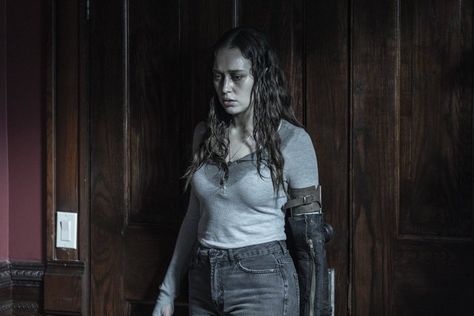 Alicia Clark, Alycia Jasmin, Alycia Debnam, Alycia Debnam Carey, Fear The Walking Dead, Military Gear, Metropolis, Walking Dead, The Walking Dead