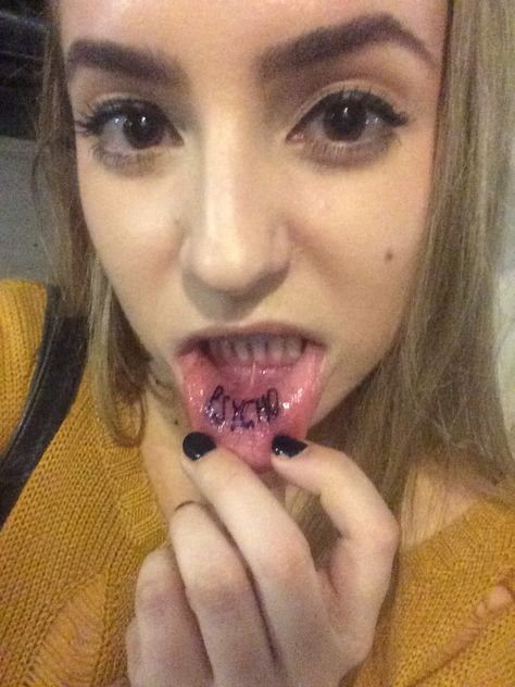 inner bottom lip tattoo "psycho" Bottom Lip Tattoo, Diamond Tattoo Men, Lip Tattoo Ideas, Name Tattoos On Neck, Black Diamond Tattoos, Inner Lip Tattoo, Side Tattoos Women, Name Tattoos On Wrist, Country Tattoos