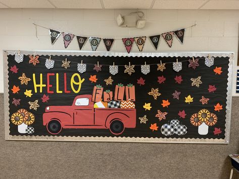 Green Bulletin Board Ideas, Cafeteria Bulletin Boards, September Bulletin Boards, Fall Classroom Door, Door Bulletin Boards, Kids Bulletin Boards, Elementary Bulletin Boards, Holiday Bulletin Boards, Bulletin Boards Theme