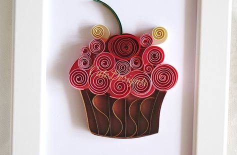 Paper Quilling Cupcake, Quilling Cupcake, Mini Quilling, Quilling Decor, Images Of Chocolate, Quilling Inspiration, Assignment Ideas, Quilling Projects, Recycle Newspaper