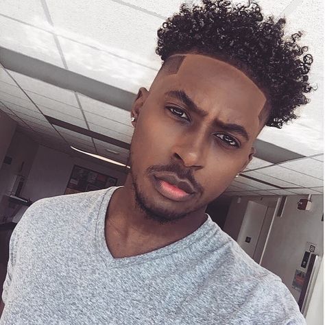 NaturAll™ Club on Instagram: “It’s Man Curl Monday‼️ #MCM 😍 @osaze_akil . . . . . .  #naturallclub #fresherthanyou #healthy_hair_journey #respectmyhair #naturalhairloves…” Natural Hair Men, Black Men Haircuts, Pelo Afro, Black Men Hairstyles, Men Hairstyles, Mens Braids, Men Hair, Mens Braids Hairstyles, 4c Hairstyles