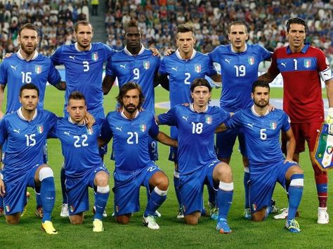 Italian Soccer team (World Cup 2014) Italian Soccer Team, Real Madrid Manchester United, Italy Team, Italy National Football Team, Premier League Teams, Manchester United Soccer, Fifa Women's World Cup, Usa Soccer Women, Football Is Life