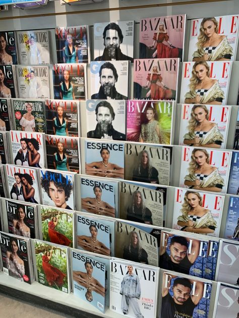 timothée chalamet florence pugh and lily rose-depp vogue and elle magazine covers Elle Magazine Aesthetic, Fashion Dream Job, Rose Depp, Florence Pugh, Elle Magazine, Lily Rose Depp, Lily Rose, Pinterest Girls, Timothee Chalamet